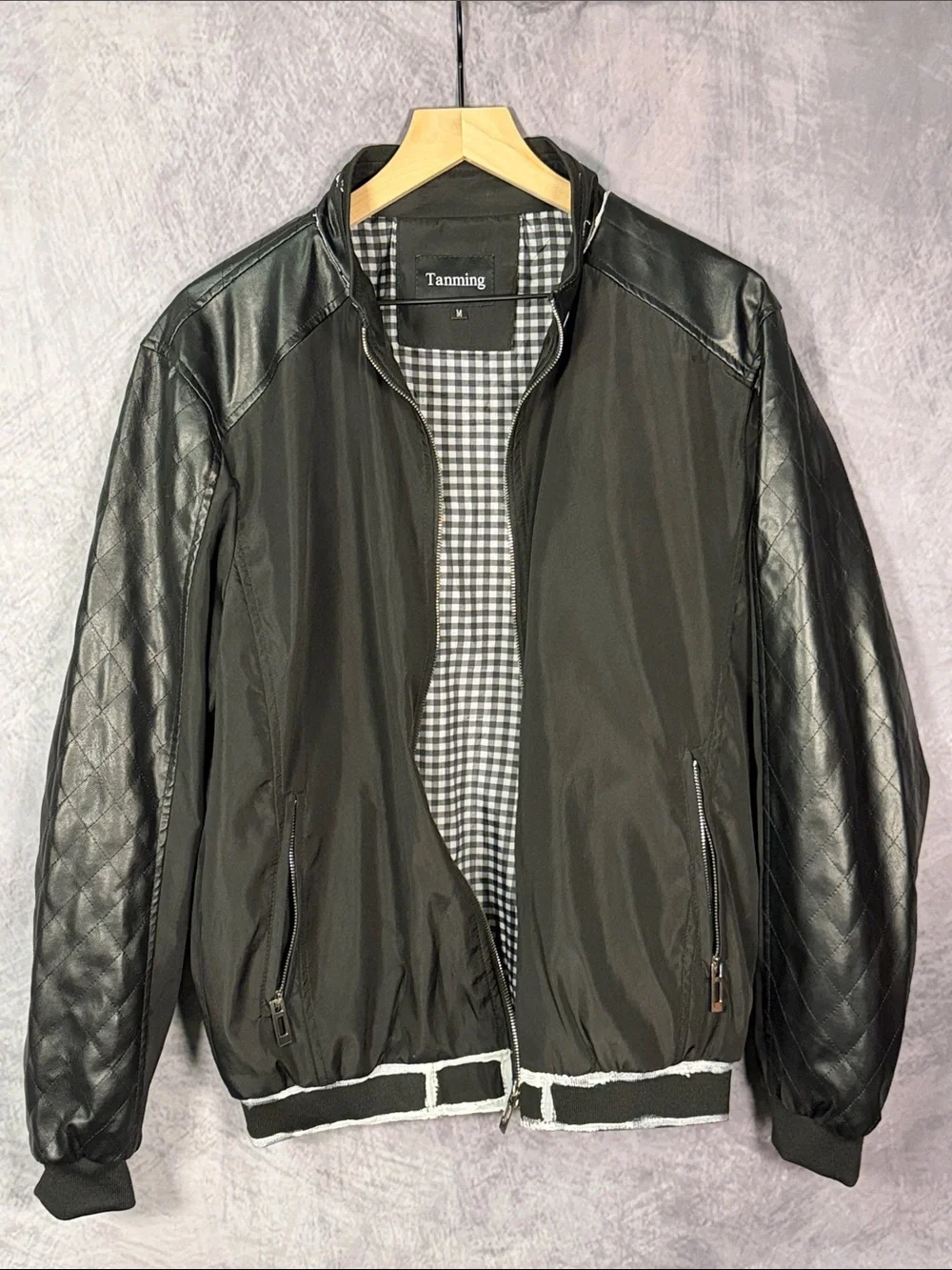 Tanmimg Black Quilted-Sleeve Bomber Jacket